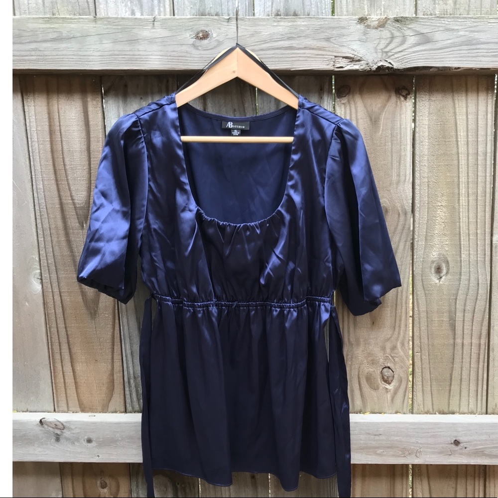 Blue Top - Picture 2 of 3